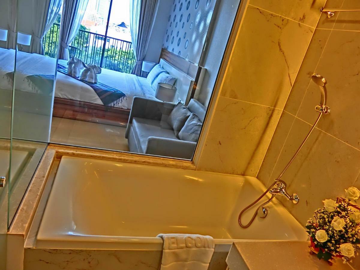 The Astra Suites チエンマイ エクステリア 写真